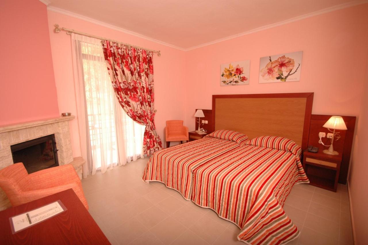 4 Epoxes Hotel Spa Като-Лутракі Номер фото