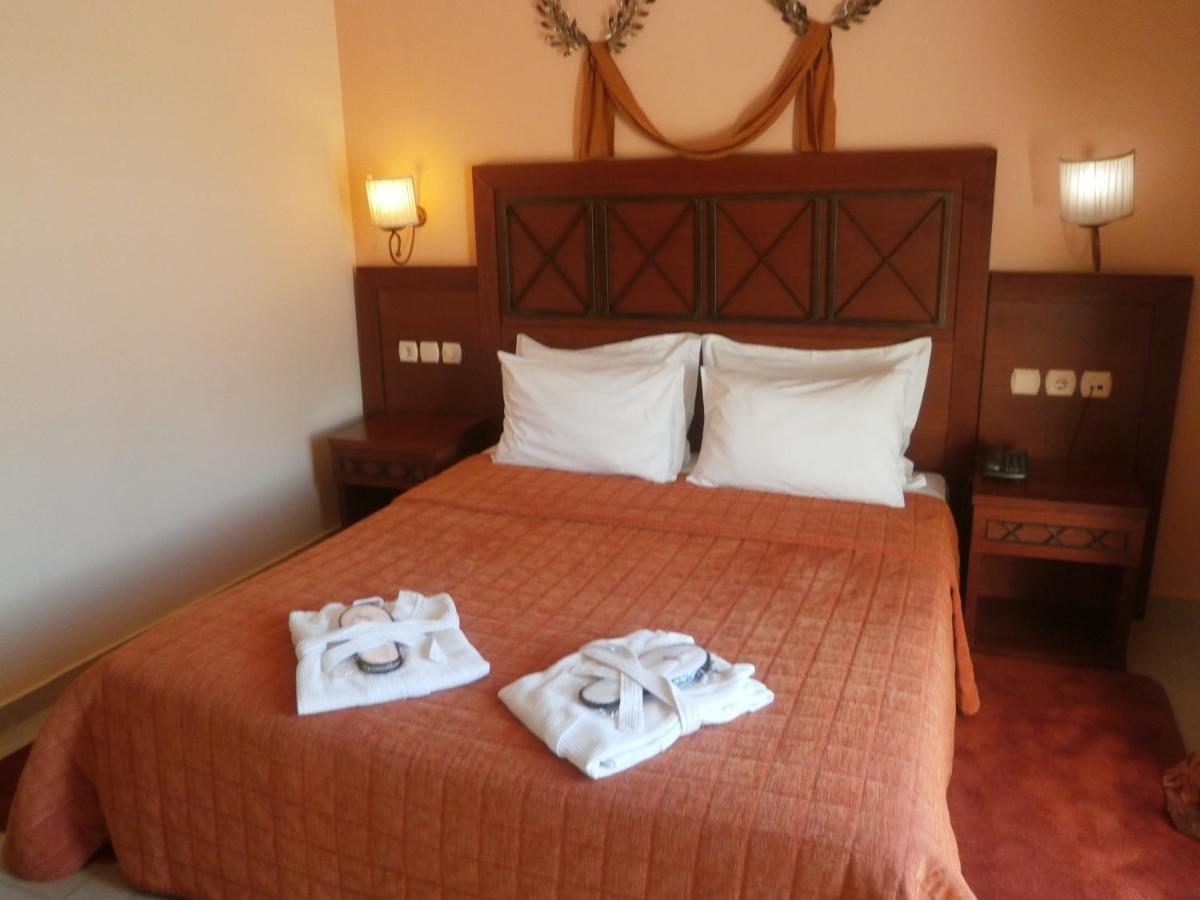 4 Epoxes Hotel Spa Като-Лутракі Номер фото