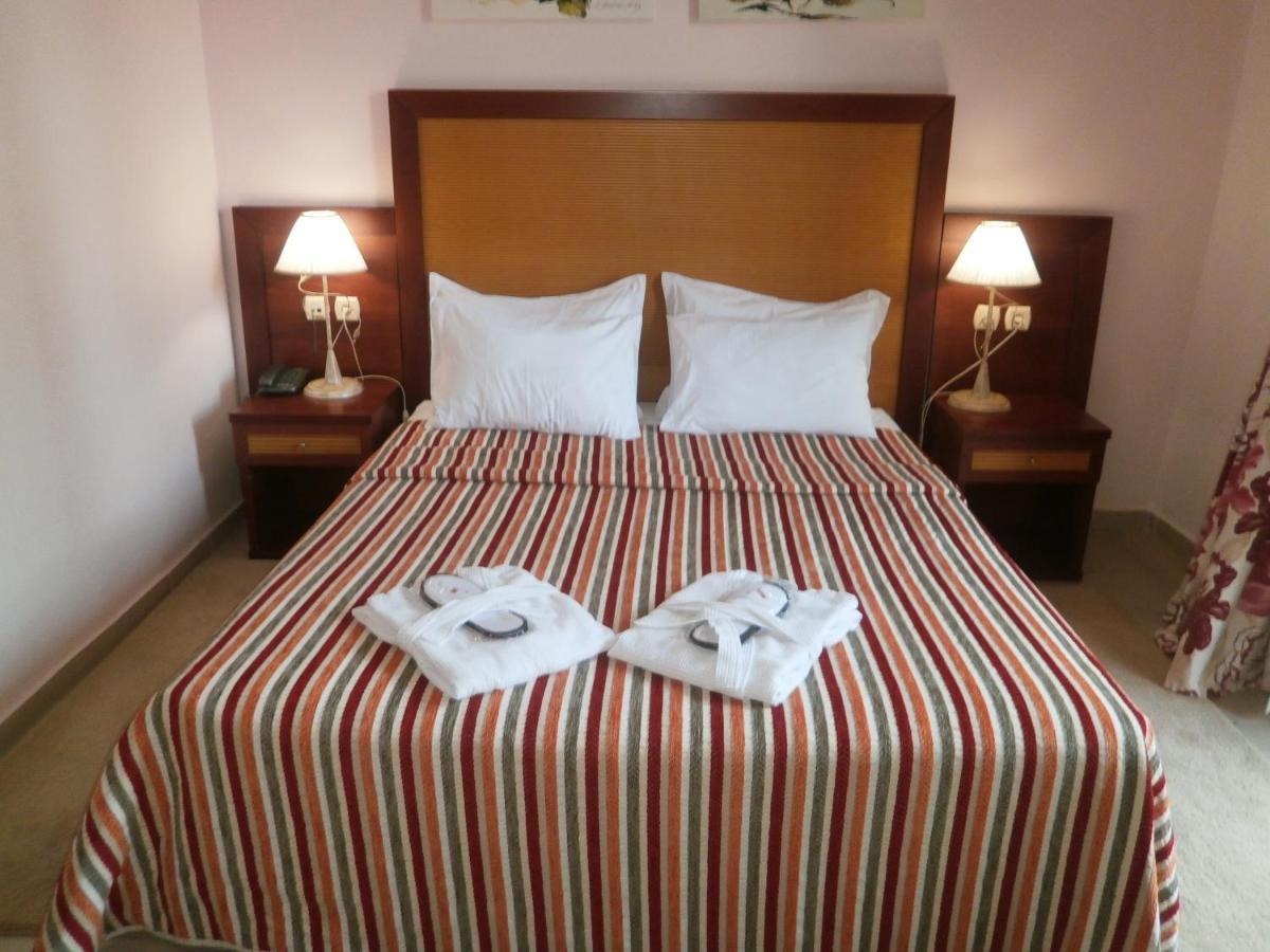 4 Epoxes Hotel Spa Като-Лутракі Номер фото