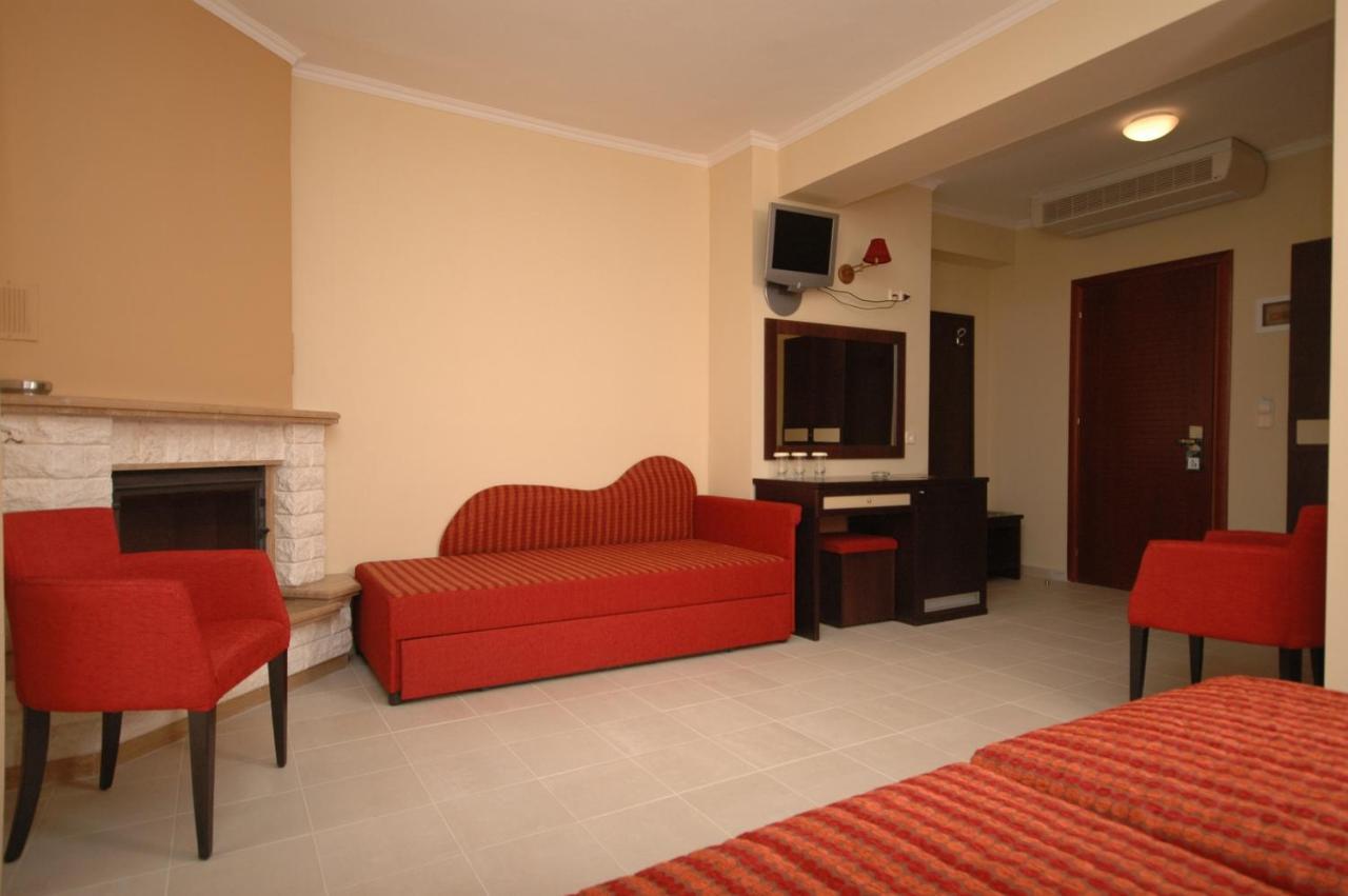 4 Epoxes Hotel Spa Като-Лутракі Номер фото
